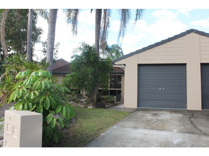 2/198 Whiting Street, Labrador QLD 4215