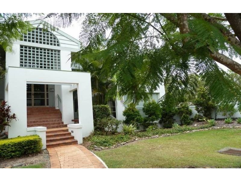 2/76 Chichester Street, Arundel QLD 4214