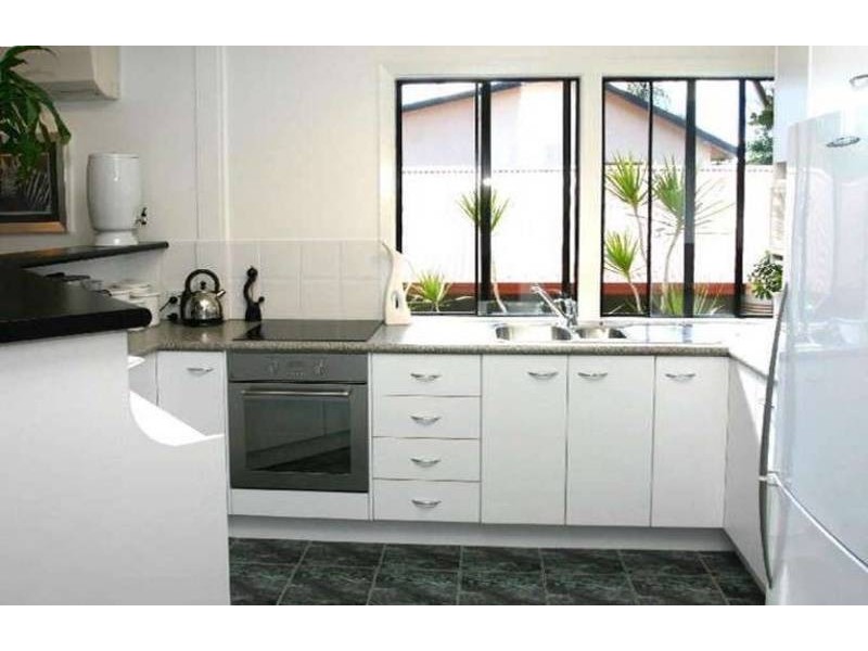 5 Surch Court, Southport QLD 4215