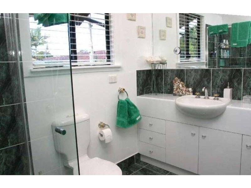 5 Surch Court, Southport QLD 4215