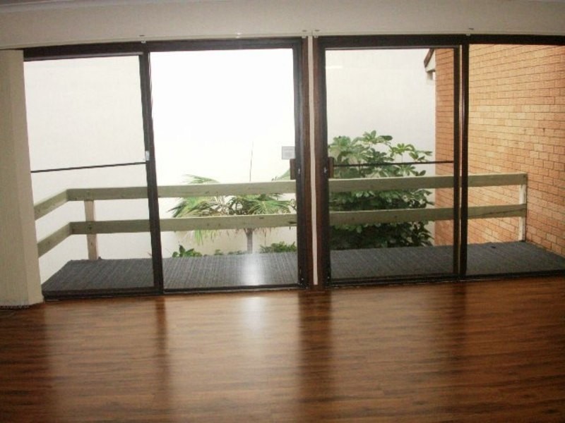 8/28a Marine Parade, Southport QLD 4215