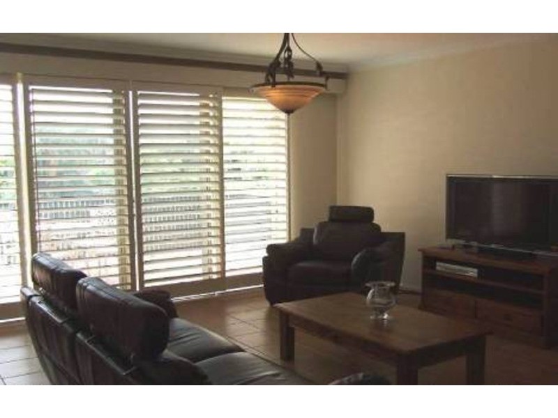 12 Brighton  Parade, Southport QLD 4215