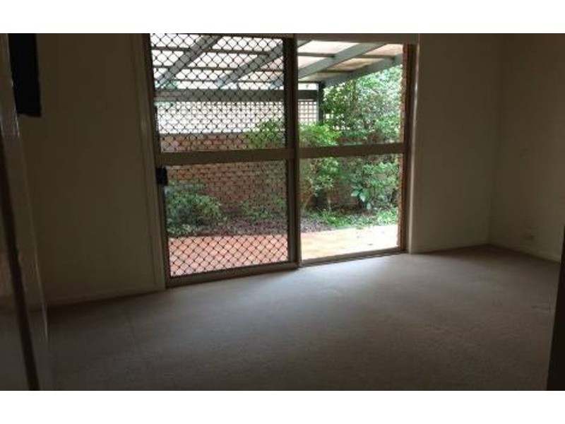 12 Brighton  Parade, Southport QLD 4215