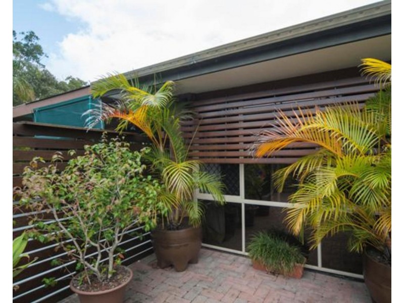 2/33 Telopea Street, Labrador QLD 4215