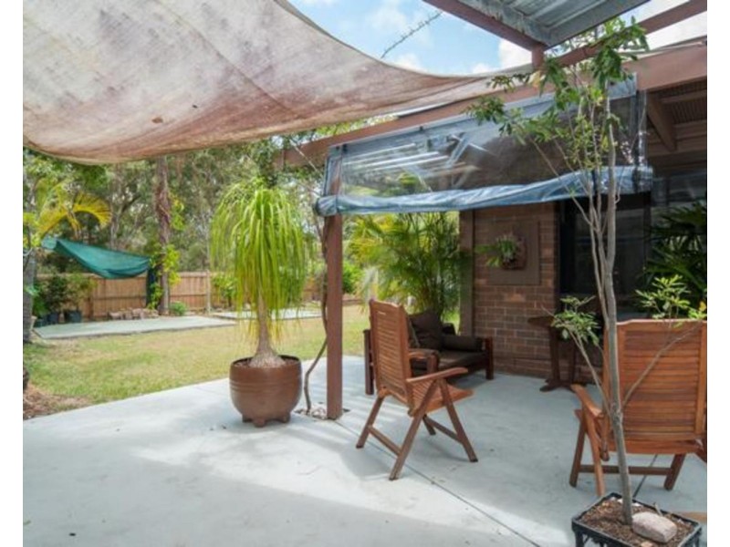 2/33 Telopea Street, Labrador QLD 4215