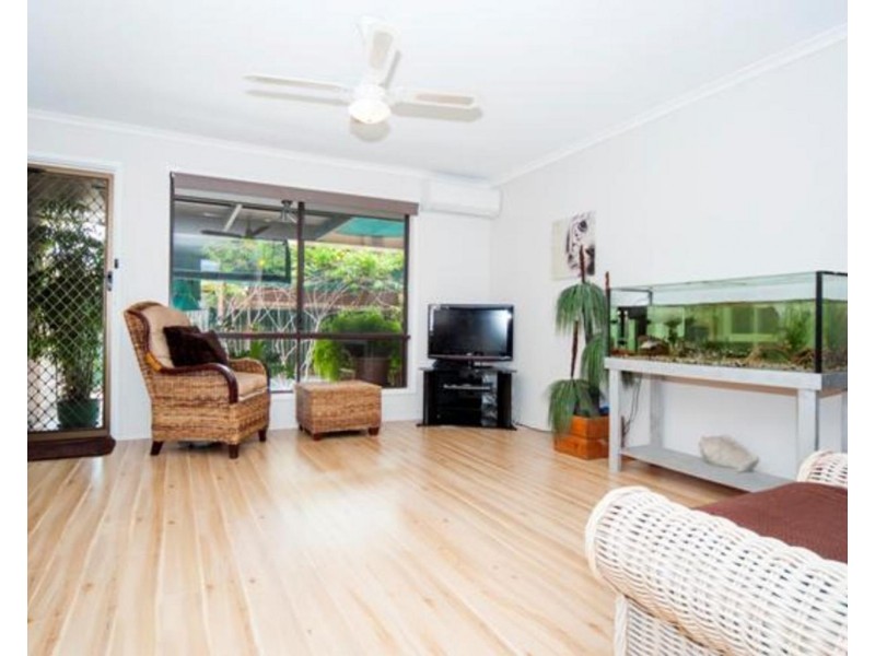 2/33 Telopea Street, Labrador QLD 4215