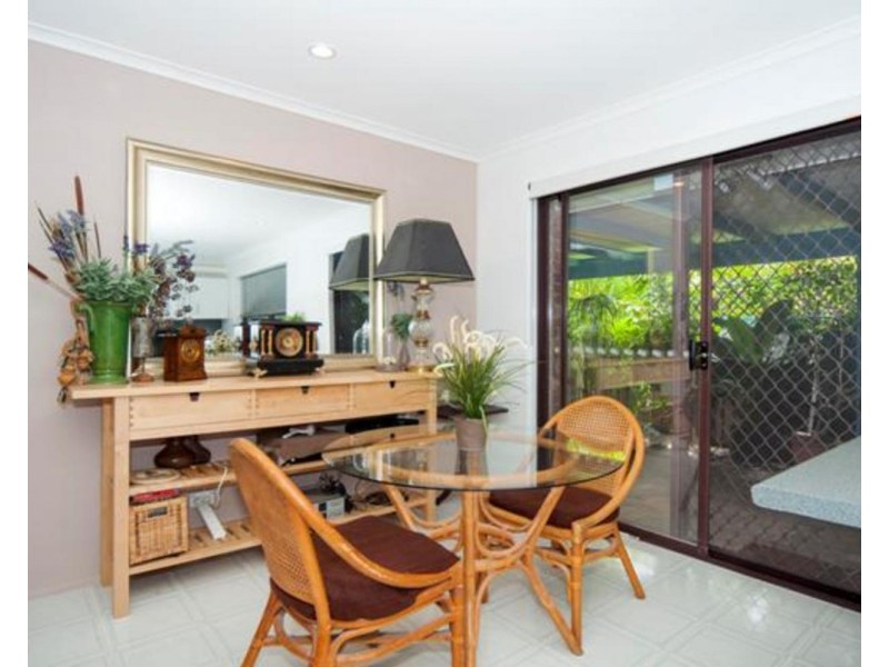 2/33 Telopea Street, Labrador QLD 4215