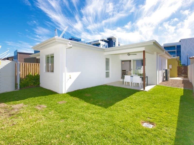 1/6 Compass Drive, Biggera Waters QLD 4216