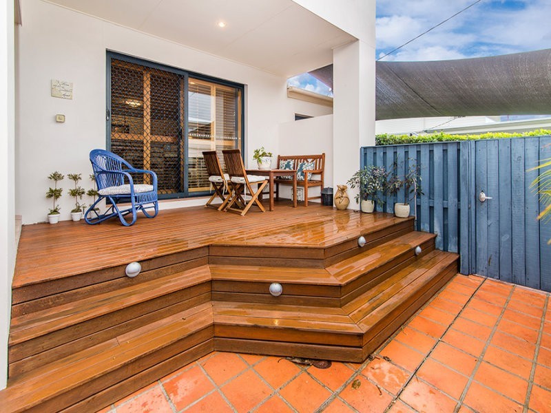 102A The Esplanade, Paradise Point QLD 4216