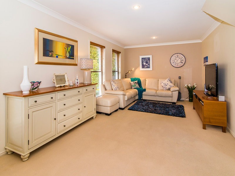 102A The Esplanade, Paradise Point QLD 4216