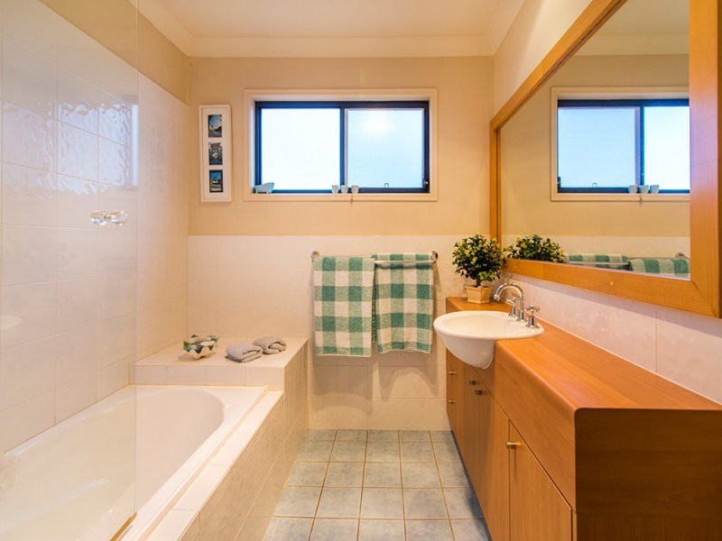 102A The Esplanade, Paradise Point QLD 4216