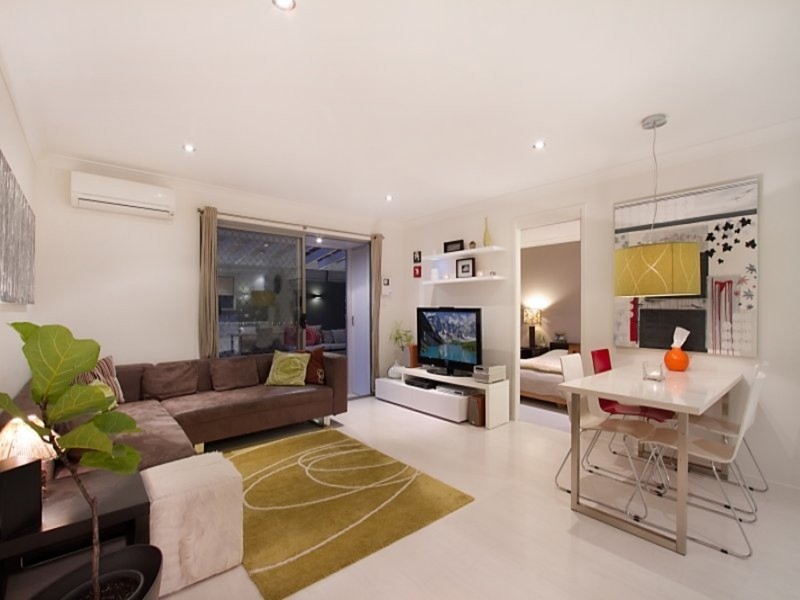 1/6 Royal Palm Court, Southport QLD 4215