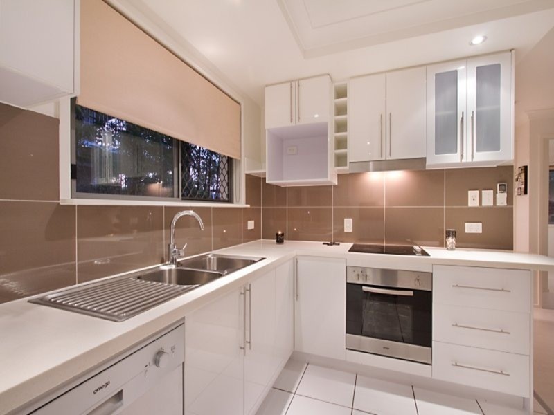 1/6 Royal Palm Court, Southport QLD 4215