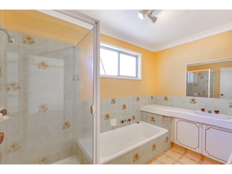 6 flinders Avenue, Molendinar QLD 4214