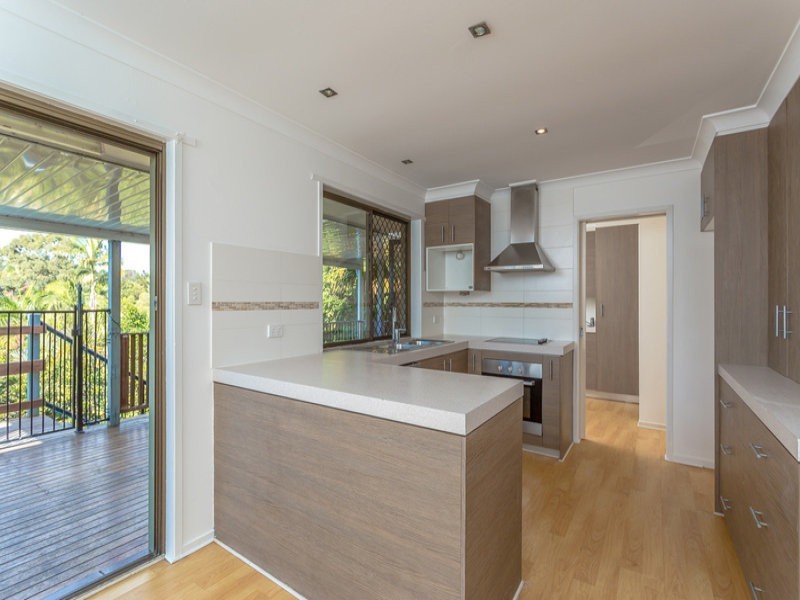 10 Milbong Terrace, Ashmore QLD 4214