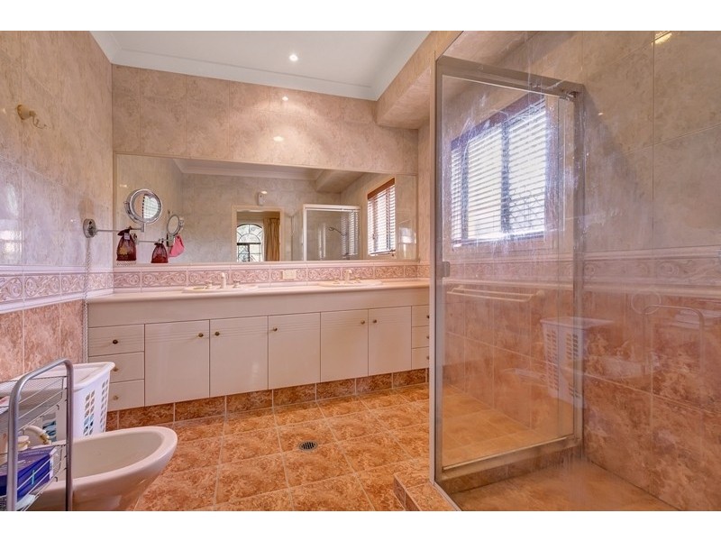 42 Arun Drive, Arundel QLD 4214