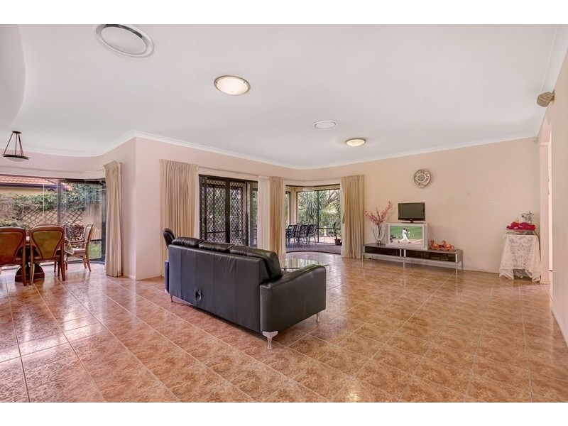 42 Arun Drive, Arundel QLD 4214