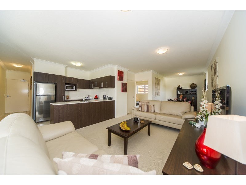 10/5 Carey Lane, Southport QLD 4215