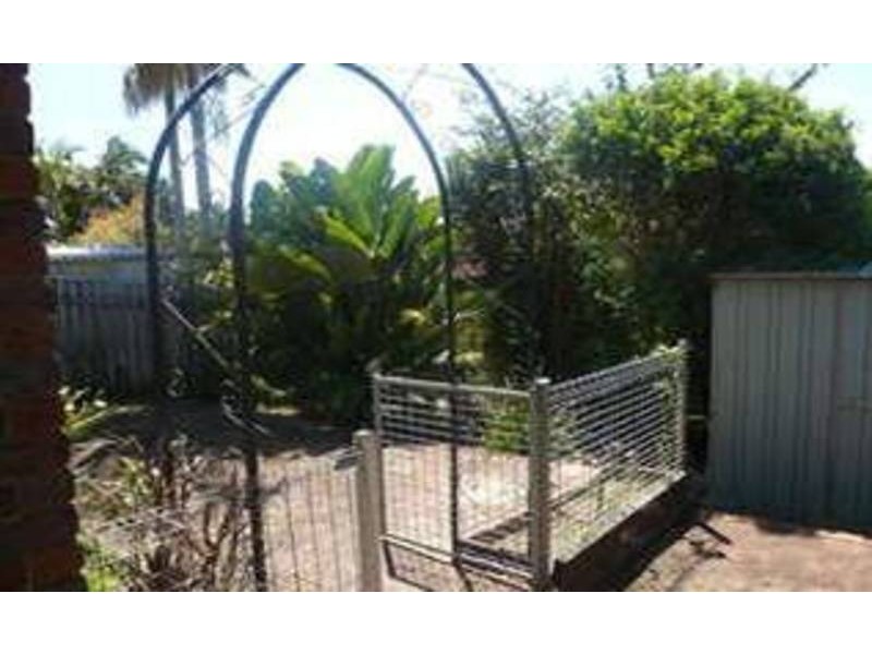 1/179 Olsen Avenue, Labrador QLD 4215