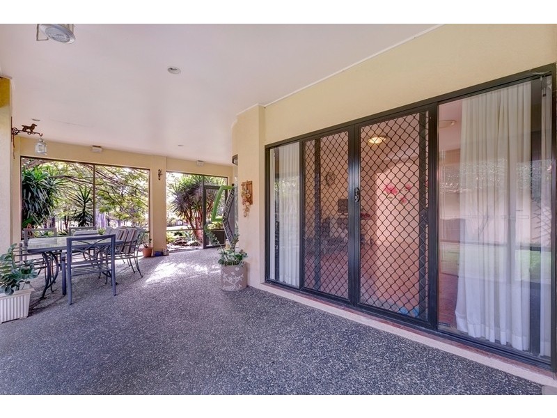 42 Arun Drive, Arundel QLD 4214