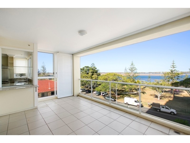 403/212 Marine Parade, Labrador QLD 4215