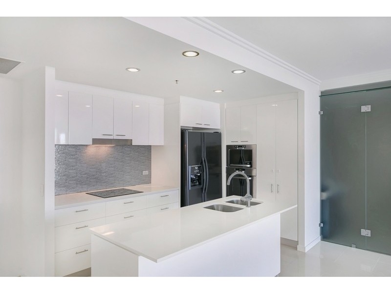 Broadbeach Waters QLD 4218