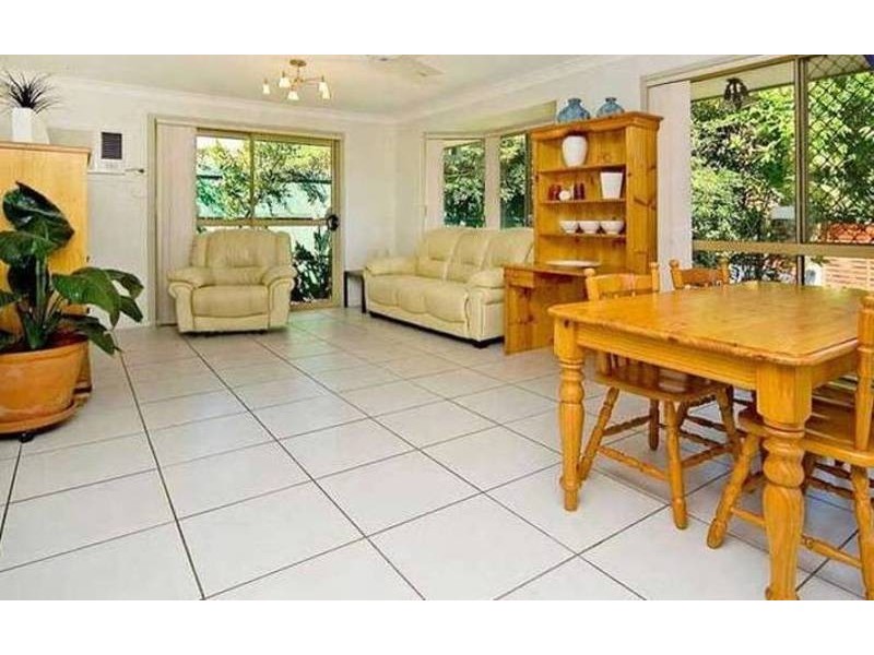 2/13 Napper Road, Arundel QLD 4214