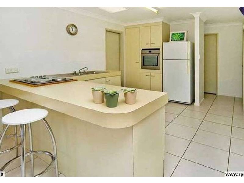2/13 Napper Road, Arundel QLD 4214