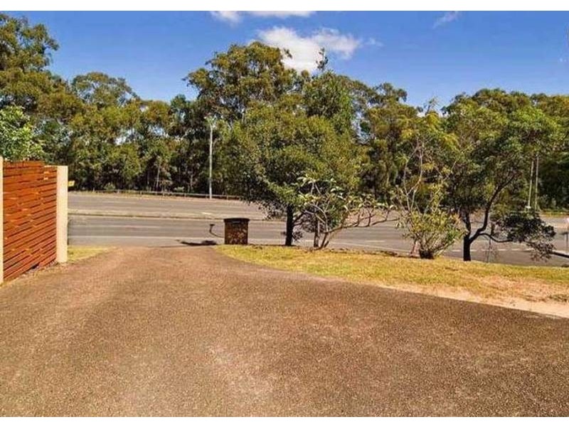 2/13 Napper Road, Arundel QLD 4214