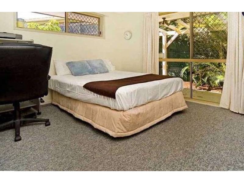 2/13 Napper Road, Arundel QLD 4214