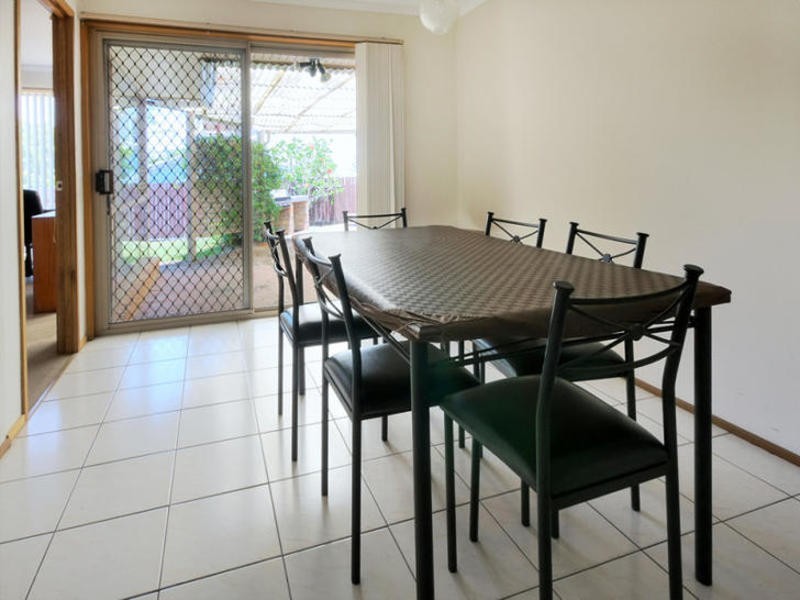 5 Cook Close, Southport QLD 4215