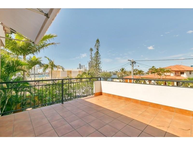 5 Yacht Street, Southport QLD 4215