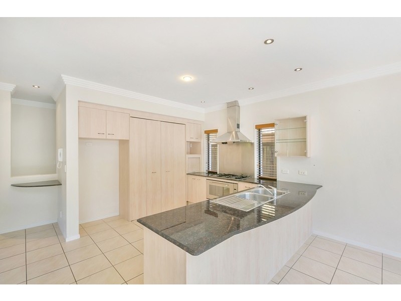 5 Yacht Street, Southport QLD 4215