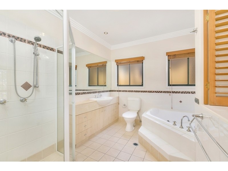 5 Yacht Street, Southport QLD 4215