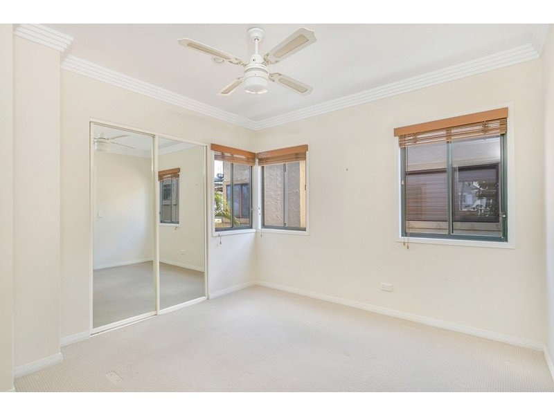 5 Yacht Street, Southport QLD 4215