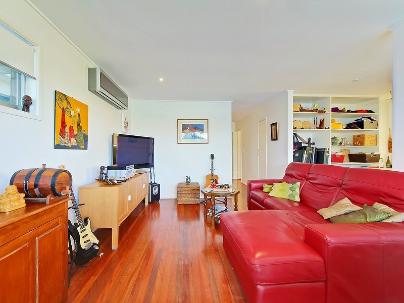 9 yacht Street, Southport QLD 4215