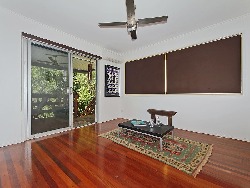 9 yacht Street, Southport QLD 4215