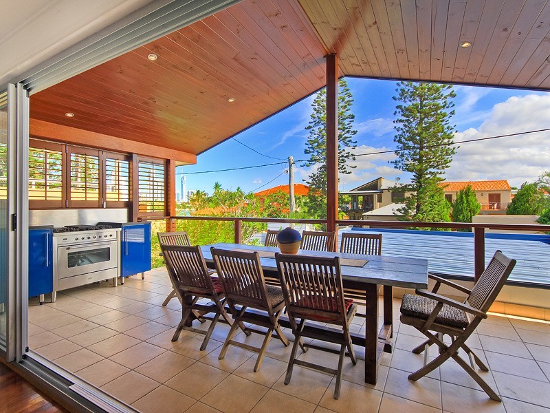 9 yacht Street, Southport QLD 4215