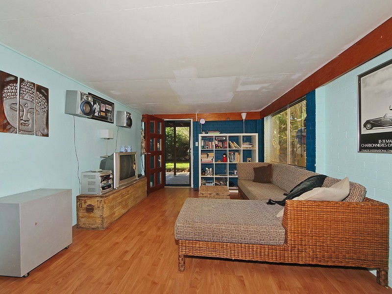 9 yacht Street, Southport QLD 4215