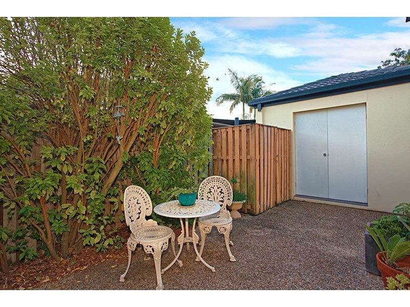 2/4 Bradbrook Street, Southport QLD 4215
