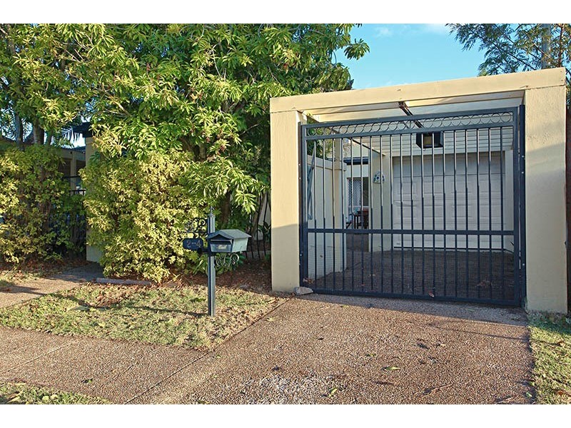 2/4 Bradbrook Street, Southport QLD 4215