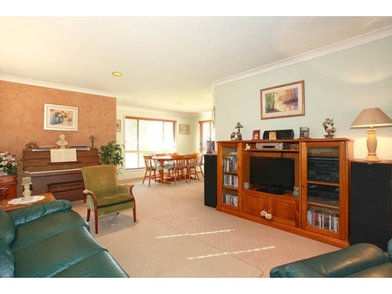 2 Wardley Drive, Parkwood QLD 4214