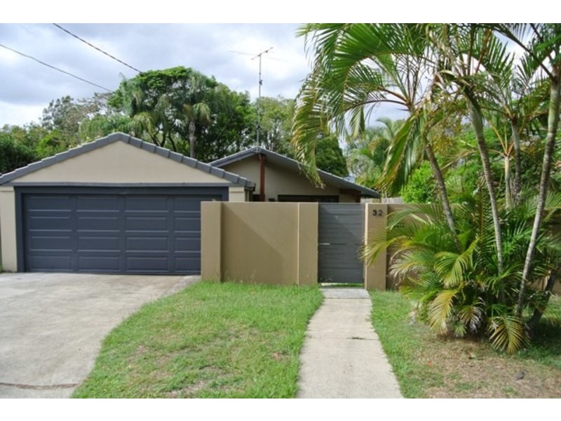 32 Golden  Crescent, Southport QLD 4215