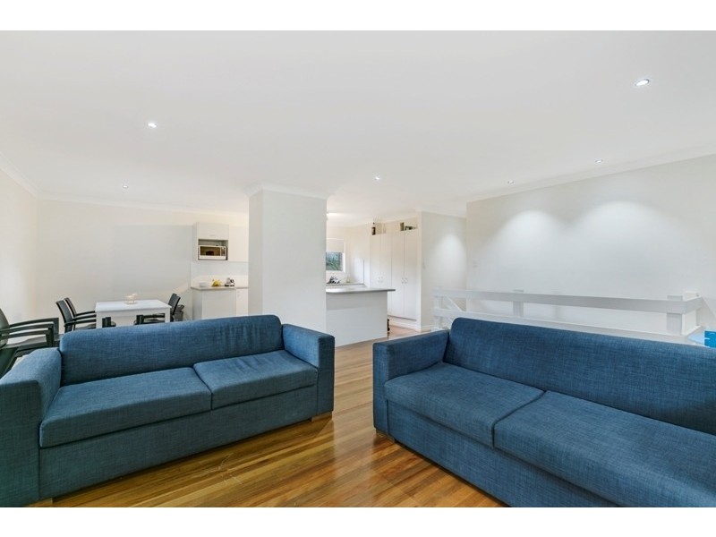 20 Golden Crescent, Southport QLD 4215