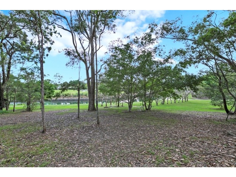 20 Golden Crescent, Southport QLD 4215