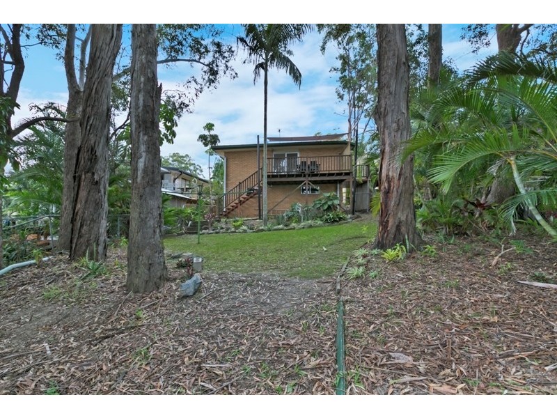 20 Golden Crescent, Southport QLD 4215