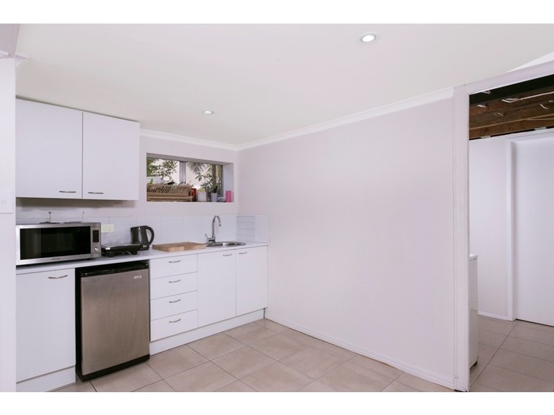 20 Golden Crescent, Southport QLD 4215