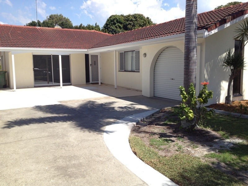 16 York Street, Southport QLD 4215