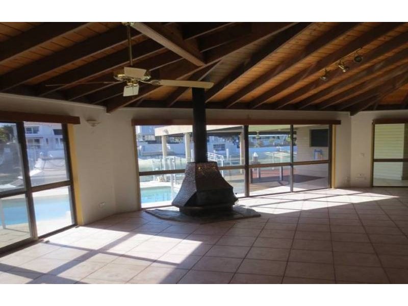 21 Buccaneer  Court, Paradise Waters QLD 4217