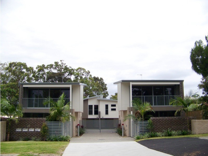 3/39 Gordon Street, Labrador QLD 4215